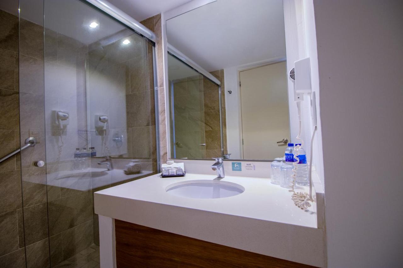 Star Palace Beach Hotel Mazatlan Bagian luar foto